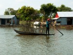 Man with fishing nets on Stoeng Sangke river