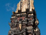 ubud-city-bali-indonesia-pura-saraswati-y-gold-gilding-at-the-top-of-the-carved-stone