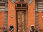 ubud-city-bali-indonesia-ubud-palace-e-doors-of-the-ubud-palace-temple