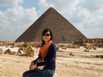 Sonya with the Pyramid of Khufu behind