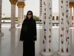 Sonya wearing a Abaya at the Sheikh Zayed Grand Mosque